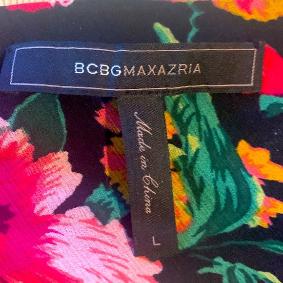 Floral print halter top. BCBGmaxazria size large - Picture 3 of 4